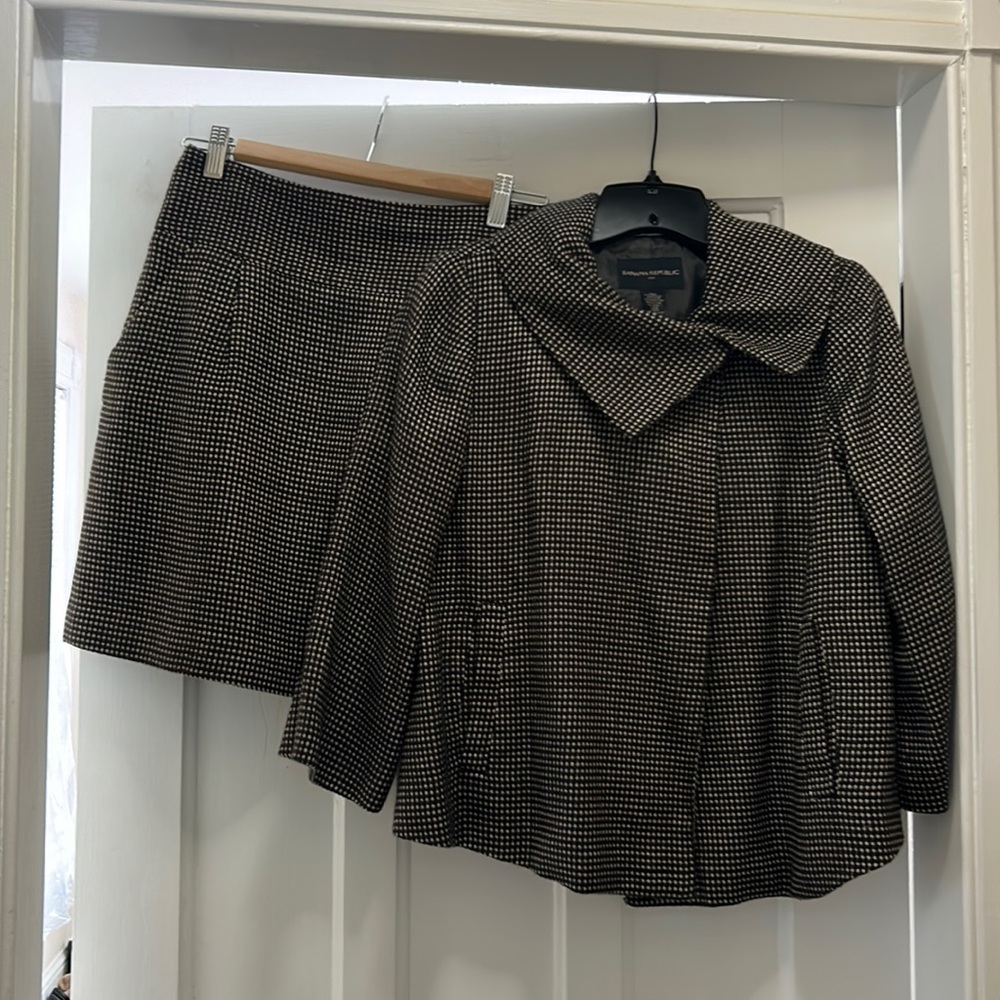 Retro skirt suit
